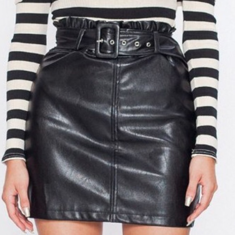 Belted PU skirt